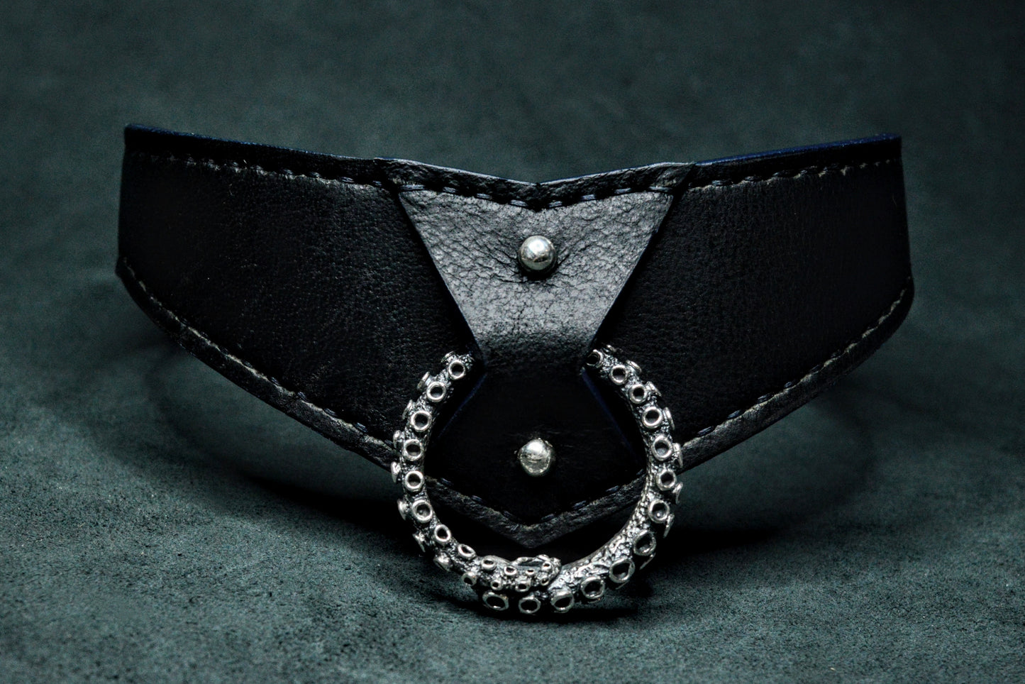 the "Inner World" choker