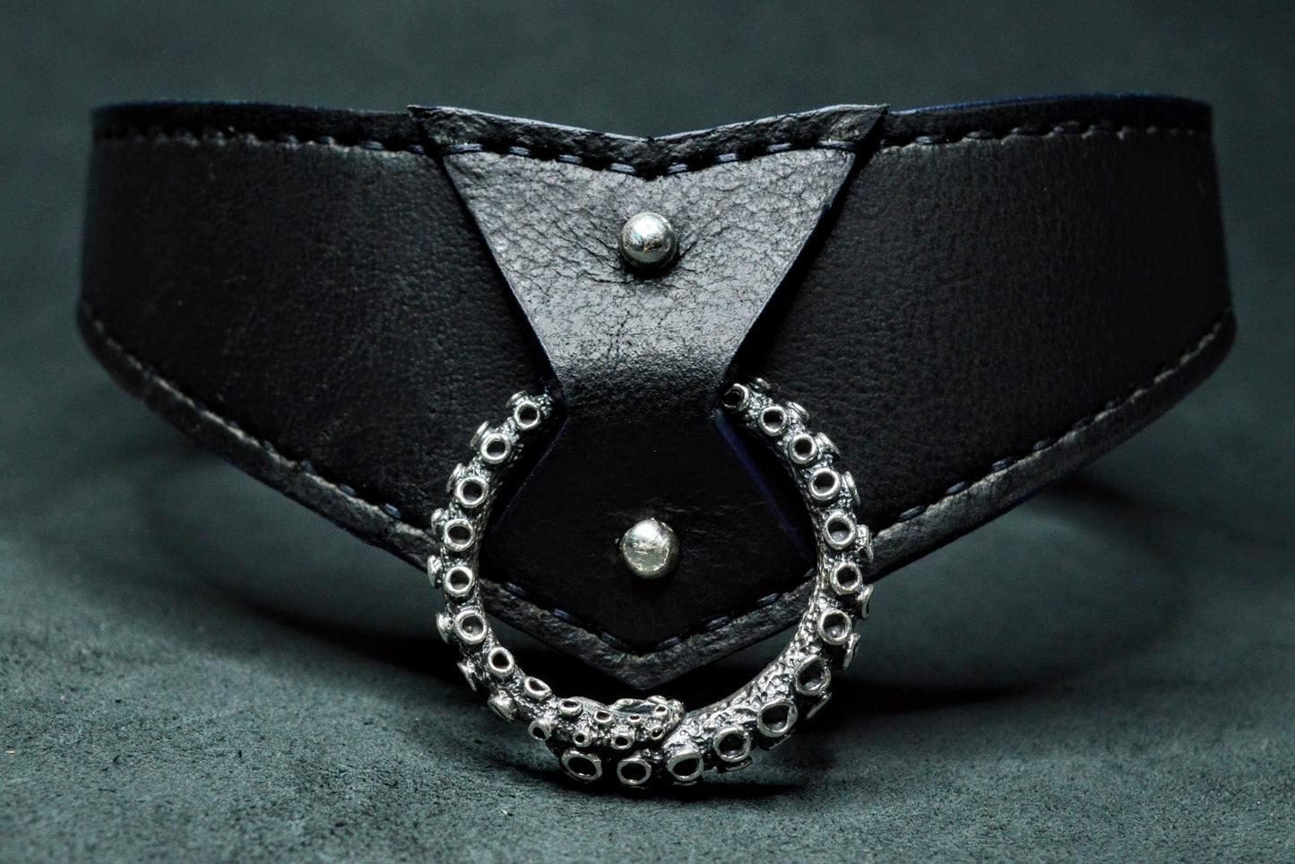 the "Inner World" choker